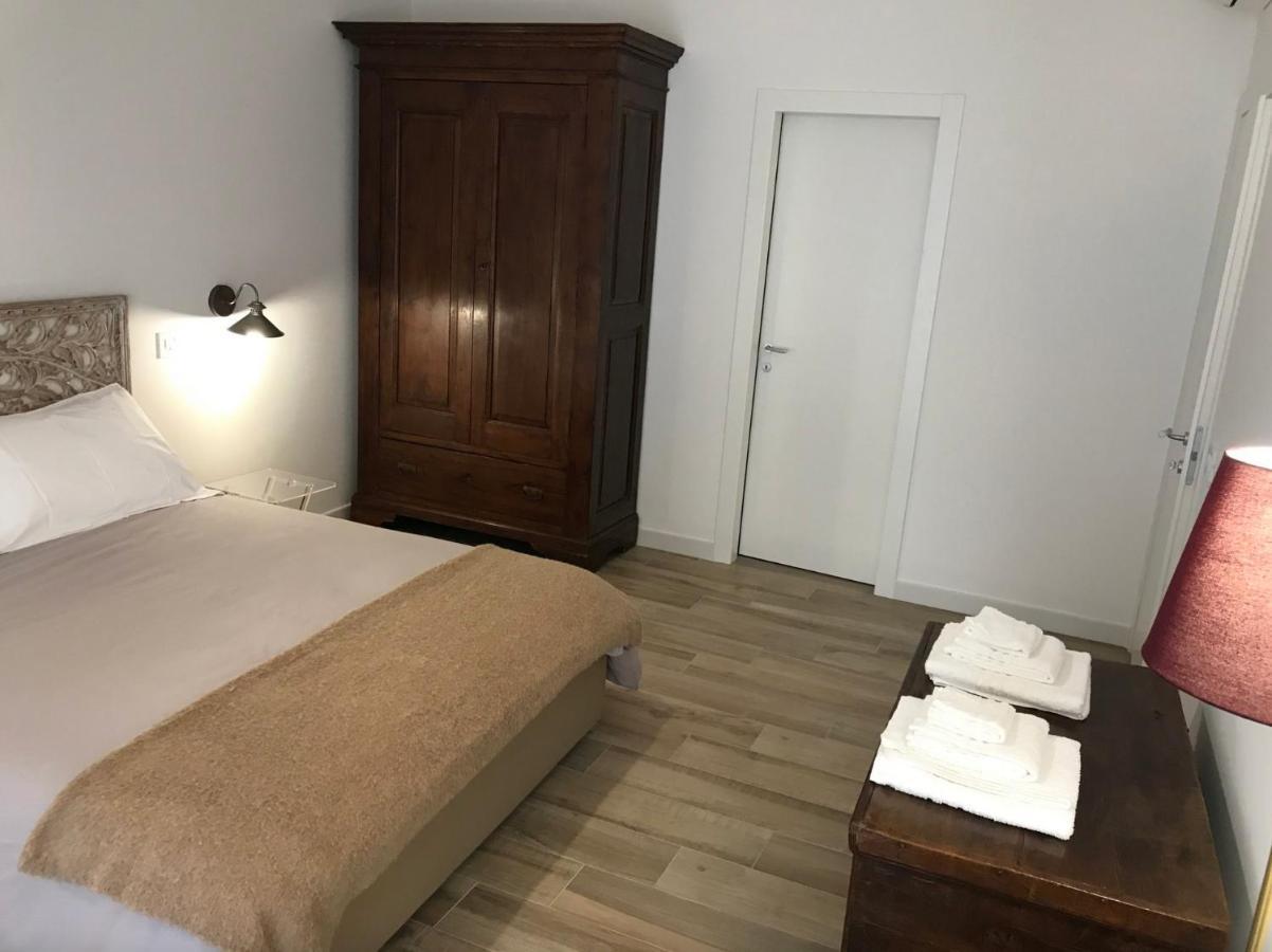 Bellhome 1 - Elegante Appartamento Nel Centro Di บารี ภายนอก รูปภาพ