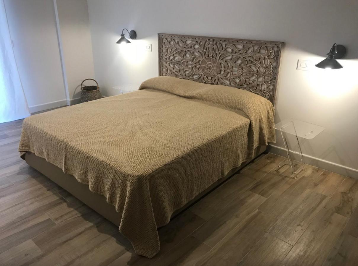 Bellhome 1 - Elegante Appartamento Nel Centro Di บารี ภายนอก รูปภาพ